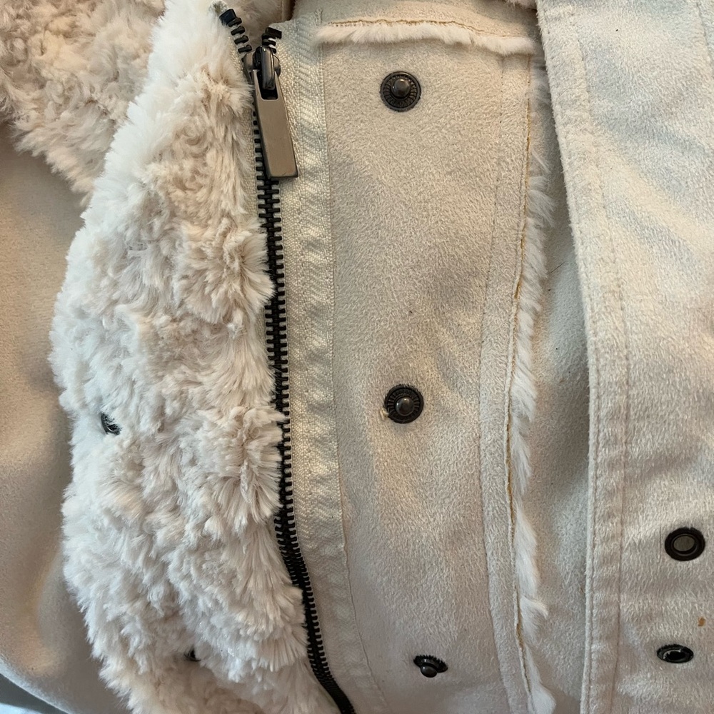 Women's Cream Faux Shearling Jacket - Picture 4 of 5